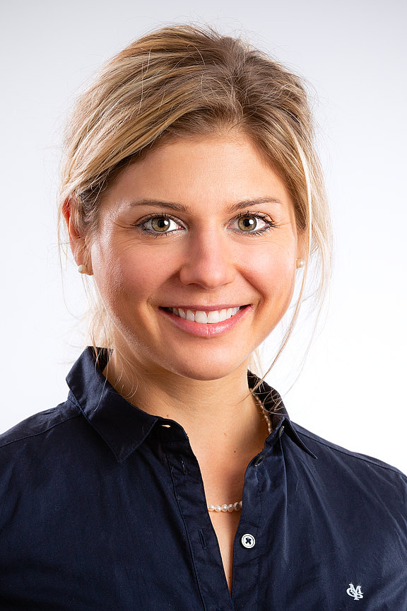 Portraitbild Katharina Stögerer