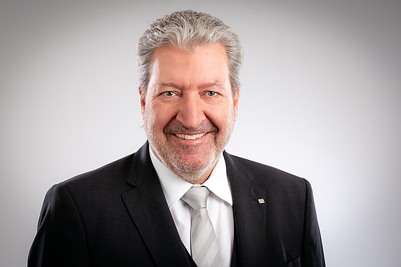 Portraitbild Hannes Gruber, Querformat