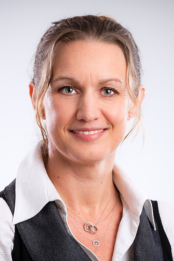 Portraitbild Karin Hager